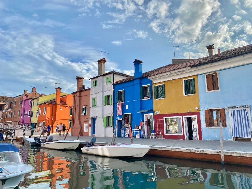 Krāsaino mājiņu sala Venēcijā