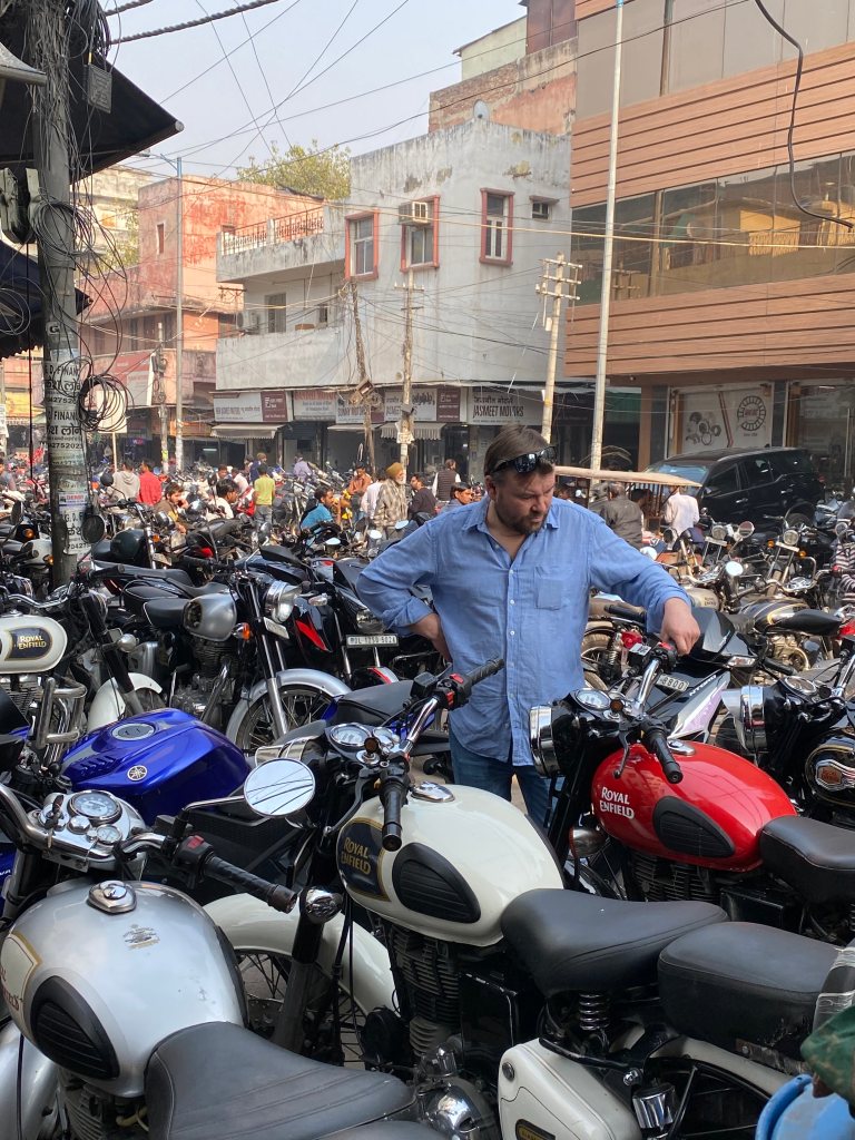 Kur īrēt Royal Enfield močus Indijā?